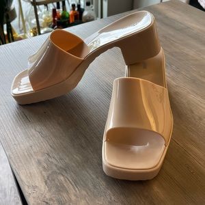 Fashion Nova trendy jelly nude slides size 10-FITS LIKE A 8.5/9